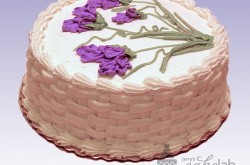 Basketweave Pattern & Sweet Peas in Vanilla Buttercream Icing